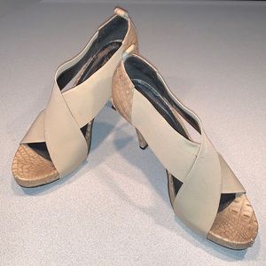 Donald Pliner Elastic Straps Pumps